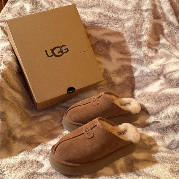 UGG Discoquette Slides sz 8 NEW - Picture 2 of 5